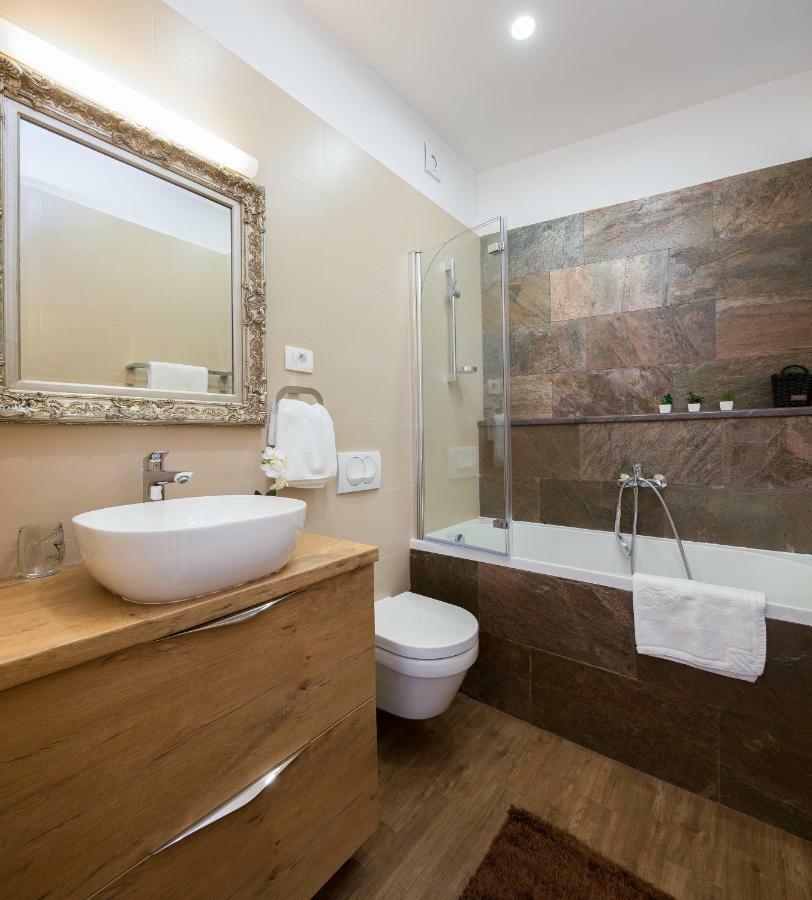 Luxury Apartment Luce สปลิท ภายนอก รูปภาพ